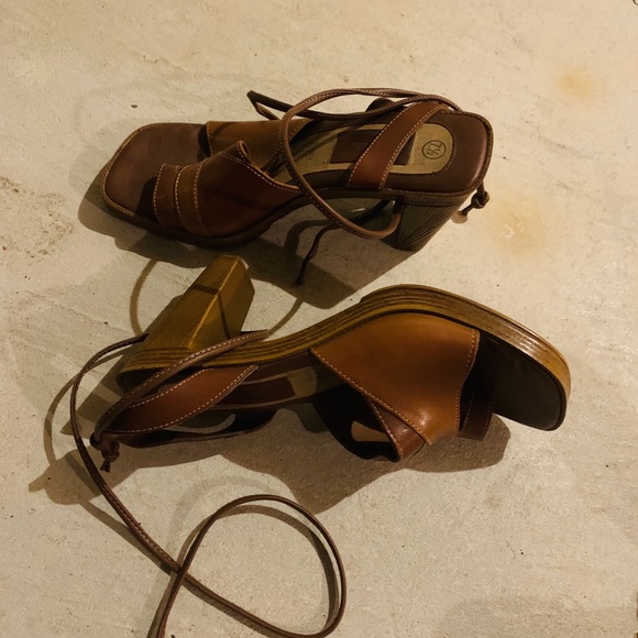 Shoes - Picture 9 of 11